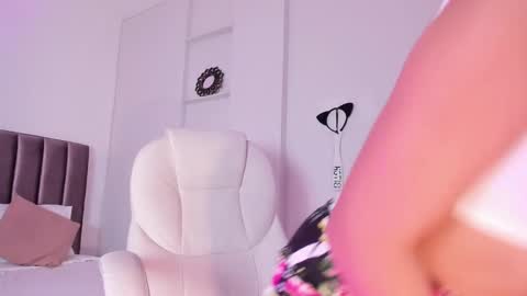  Alisson  online show from February 9, 2025, 12:30 pm