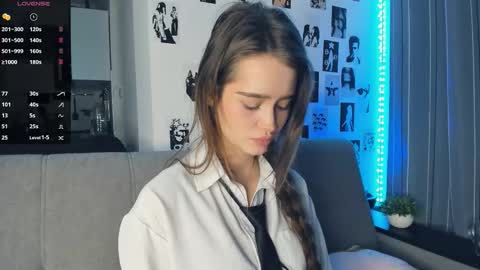 Snapshot of alivialovely chatting on November 12, 2025, 9:32 am Alivia online show from November 12, 2025, 9:32 am