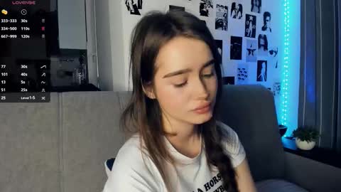 Snapshot of alivialovely chatting on November 25, 2025, 9:31 am Alivia online show from November 25, 2025, 9:31 am