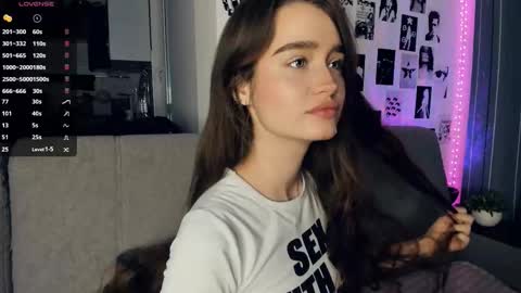 Snapshot of alivialovely chatting on November 27, 2025, 9:22 am Alivia online show from November 27, 2025, 9:22 am