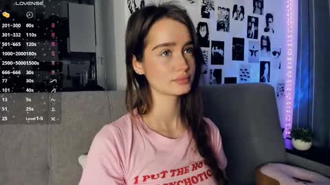 Snapshot of alivialovely chatting on December 5, 2025, 9:29 am Alivia online show from December 5, 2025, 9:29 am