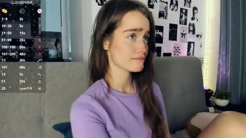 Snapshot of alivialovely chatting on December 14, 2025, 9:47 am Alivia online show from December 14, 2025, 9:47 am