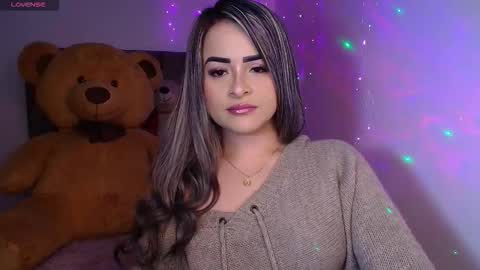 Snapshot of alix_barker chatting on November 19, 2025, 11:38 pm Alix online show from November 19, 2025, 11:38 pm