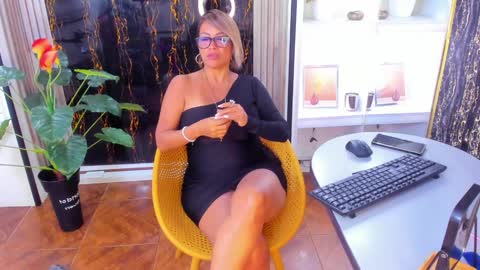 Snapshot of alixlong chatting on January 25, 2025, 9:47 am Alix online show from January 25, 2025, 9:47 am