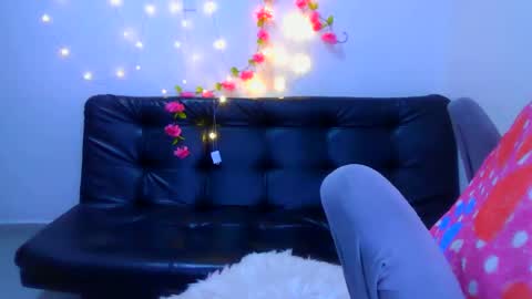 alixxe_ online show from November 7, 2025, 6:41 pm