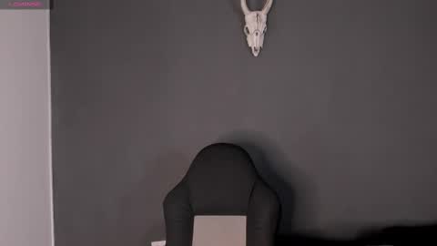 Snapshot of aliz_01 chatting on March 6, 2025, 2:09 am Aliz online show from March 6, 2025, 2:09 am