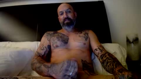 Snapshot of allaroundamazing13 chatting on December 20, 2025, 1:34 am allaroundamazing13 online show from December 20, 2025, 1:34 am