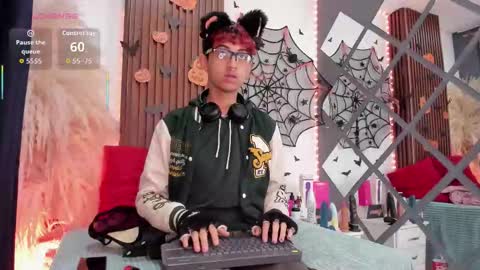 Snapshot of allen_starck chatting on October 14, 2025, 2:34 am Allen online show from October 14, 2025, 2:34 am