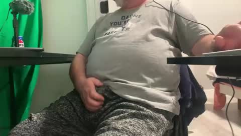 Allergictolove online show from January 8, 2025, 8:50 pm