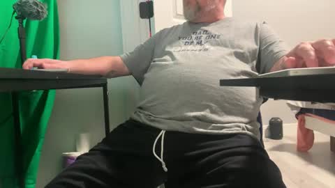 Allergictolove online show from January 9, 2025, 12:14 am