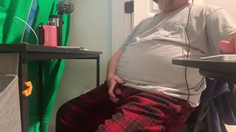 Allergictolove online show from February 15, 2025, 4:25 am