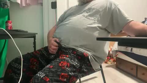 Allergictolove online show from November 16, 2025, 10:37 pm