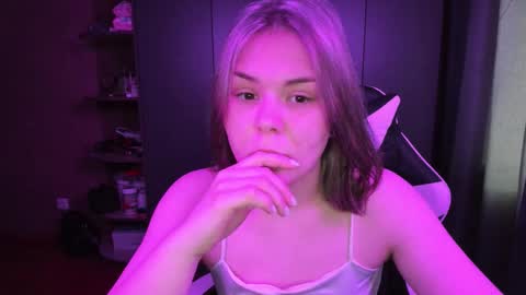 Snapshot of alli_zi chatting on November 14, 2025, 2:32 am Blair online show from November 14, 2025, 2:32 am