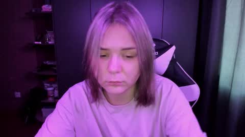 Snapshot of alli_zi chatting on November 17, 2025, 4:51 am Blair online show from November 17, 2025, 4:51 am