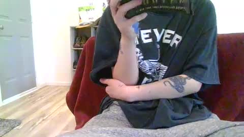 alliebearx online show from January 30, 2025, 9:47 pm