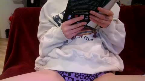 Snapshot of alliebearx chatting on February 27, 2025, 3:14 am alliebearx online show from February 27, 2025, 3:14 am