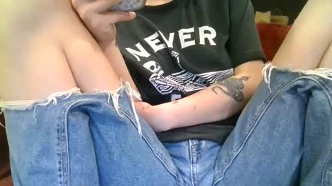 Snapshot of alliebearx chatting on March 2, 2025, 7:56 pm alliebearx online show from March 2, 2025, 7:56 pm