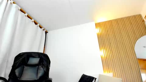 allison_fosther online show from November 1, 2025, 3:19 am