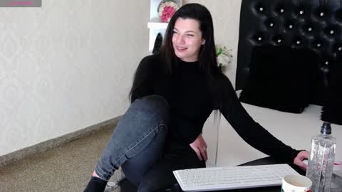 Snapshot of allisonn223 chatting on December 28, 2024, 8:36 pm Deea online show from December 28, 2024, 8:36 pm