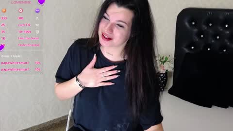 Snapshot of allisonn223 chatting on January 18, 2025, 9:02 pm Deea online show from January 18, 2025, 9:02 pm