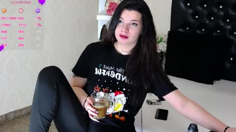 Snapshot of allisonn223 chatting on February 5, 2025, 8:25 pm Deea online show from February 5, 2025, 8:25 pm