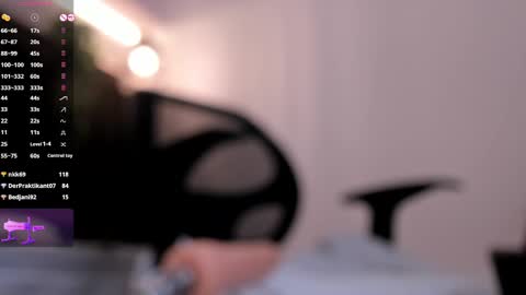 Snapshot of allisonroberts_ chatting on January 19, 2025, 4:57 pm Alli online show from January 19, 2025, 4:57 pm