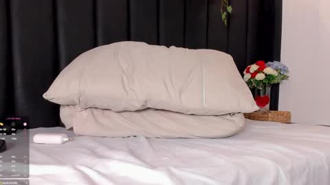 Snapshot of allisonroberts_ chatting on February 25, 2025, 12:03 am Alli online show from February 25, 2025, 12:03 am