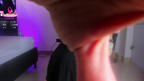 Snapshot of allisonroberts_ chatting on October 3, 2025, 7:33 pm Alli online show from October 3, 2025, 7:33 pm