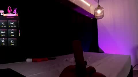 Snapshot of allisonroberts_ chatting on October 8, 2025, 7:55 pm Alli online show from October 8, 2025, 7:55 pm