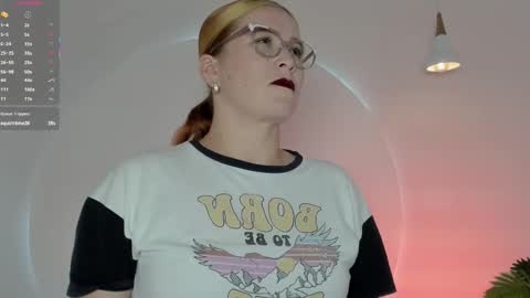 Snapshot of allisonroberts_ chatting on October 28, 2025, 11:03 am Alli online show from October 28, 2025, 11:03 am