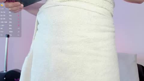 Snapshot of allisonroberts_ chatting on November 14, 2025, 12:04 pm Alli online show from November 14, 2025, 12:04 pm