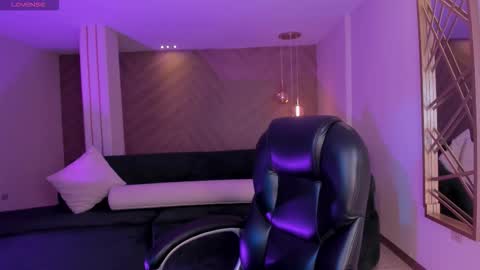 Allison Rogers online show from November 25, 2025, 2:33 am