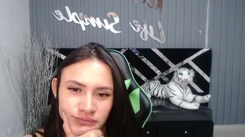 Snapshot of allisson_a chatting on January 25, 2025, 9:36 am Allisson online show from January 25, 2025, 9:36 am