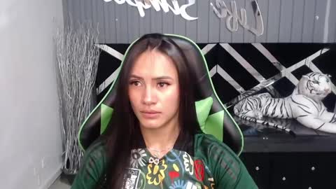 Snapshot of allisson_a chatting on February 6, 2025, 3:27 am Allisson online show from February 6, 2025, 3:27 am