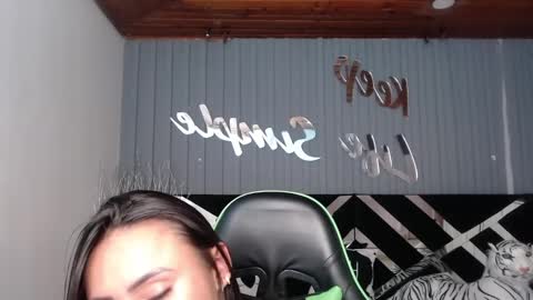 Snapshot of allisson_a chatting on February 7, 2025, 9:26 am Allisson online show from February 7, 2025, 9:26 am