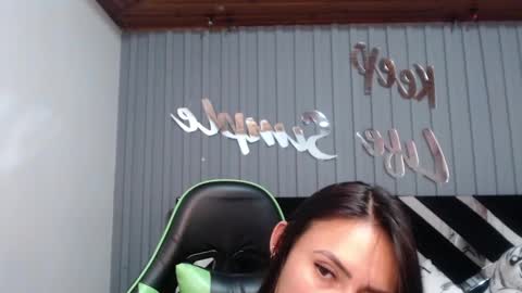 Snapshot of allisson_a chatting on February 15, 2025, 9:38 am Allisson online show from February 15, 2025, 9:38 am