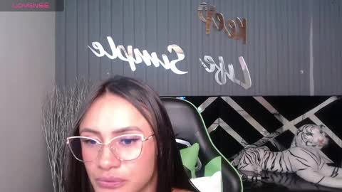 Snapshot of allisson_a chatting on February 18, 2025, 6:37 am Allisson online show from February 18, 2025, 6:37 am