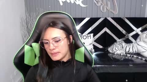 Snapshot of allisson_a chatting on February 20, 2025, 6:28 am Allisson online show from February 20, 2025, 6:28 am