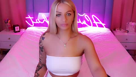 AlwaysHot online show from December 21, 2024, 3:03 am