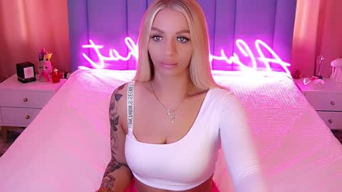 AlwaysHot online show from January 30, 2025, 3:22 am