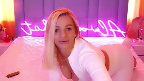 AlwaysHot online show from February 25, 2025, 2:25 am