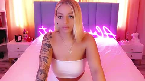 AlwaysHot online show from March 6, 2025, 3:24 am