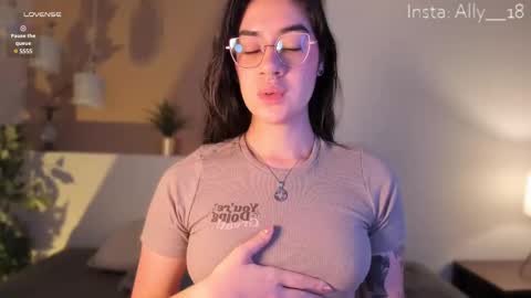 Snapshot of ally_addams chatting on March 11, 2025, 3:48 am Ally online show from March 11, 2025, 3:48 am