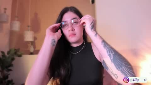 Snapshot of ally_addams chatting on September 20, 2025, 3:51 am Ally online show from September 20, 2025, 3:51 am