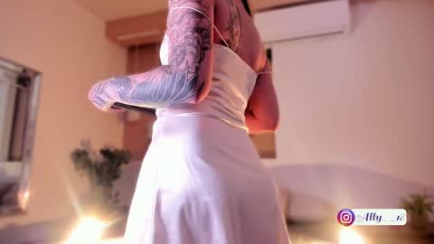 Snapshot of ally_addams chatting on September 26, 2025, 5:11 am Ally online show from September 26, 2025, 5:11 am