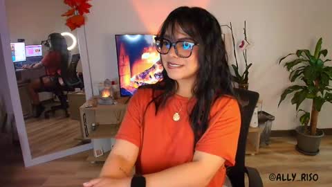 Snapshot of ally_riso chatting on November 5, 2025, 1:49 am Ally help me reach 100 satisfaid online show from November 5, 2025, 1:49 am
