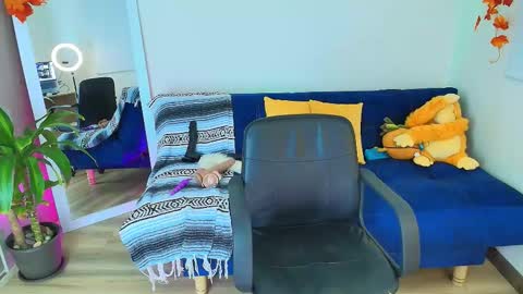 Snapshot of ally_riso chatting on November 20, 2025, 9:03 pm Ally help me reach 100 satisfaid online show from November 20, 2025, 9:03 pm