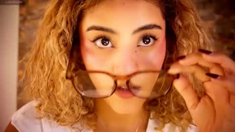 Snapshot of ally_summer chatting on December 3, 2025, 2:41 am ally_summer online show from December 3, 2025, 2:41 am