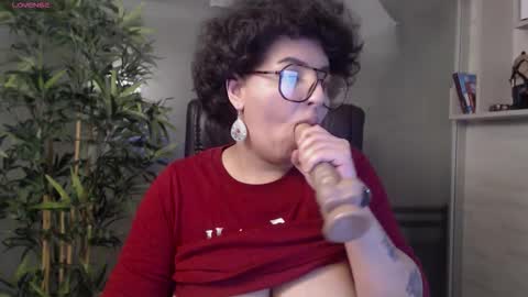         online show from September 12, 2025, 4:18 pm