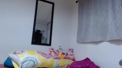 Allysonstonnes online show from November 25, 2025, 10:32 pm